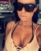 Upscale Brunette Bombshell 